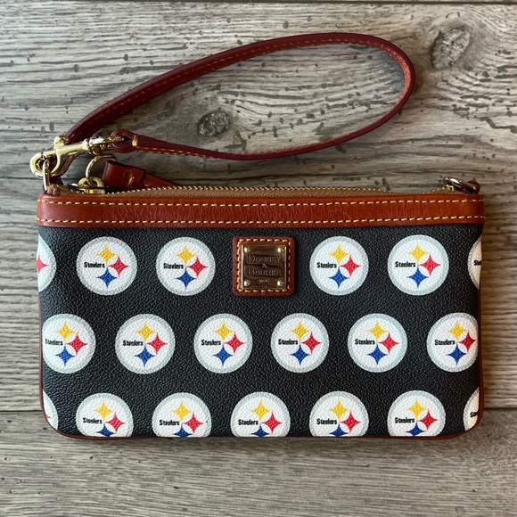 NWOT Pittsburgh Steelers Dooney & Bourke Large Slim Wristlet